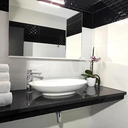 Apartman The - *